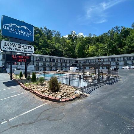 Bear Mount Inn & Suites Pigeon Forge Exterior photo