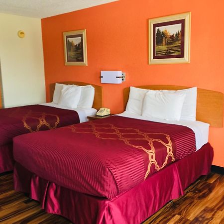Bear Mount Inn & Suites Pigeon Forge Room photo